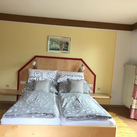 Gaestehaus Hanser Virgen Phòng bức ảnh
